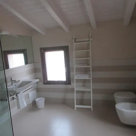 Laura בית חווה